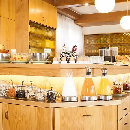 Kaeferstein Garni Hotel