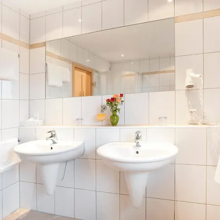 Kaeferstein Garni Hotel 3*