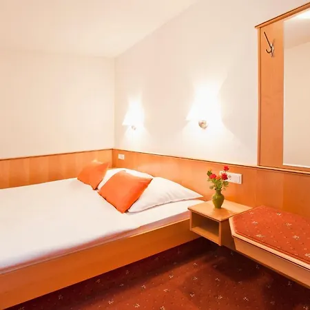 Hotel Kaeferstein Garni 3*
