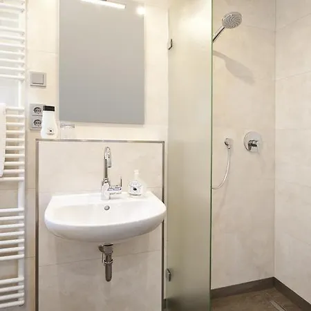 Kaeferstein Garni 3*