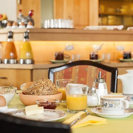 Hotell Kaeferstein Garni 3*
